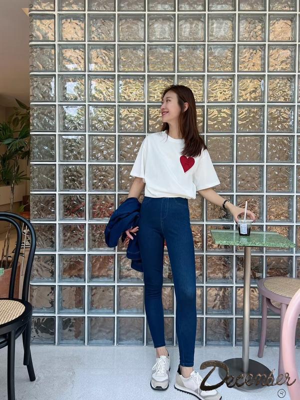 December Jeans High Waist Stretchable Slim Fit Jeans Tight Hip Slim-fit pants Fashion Womenswear Basic Comfort Bottom Button Casual Comfortable